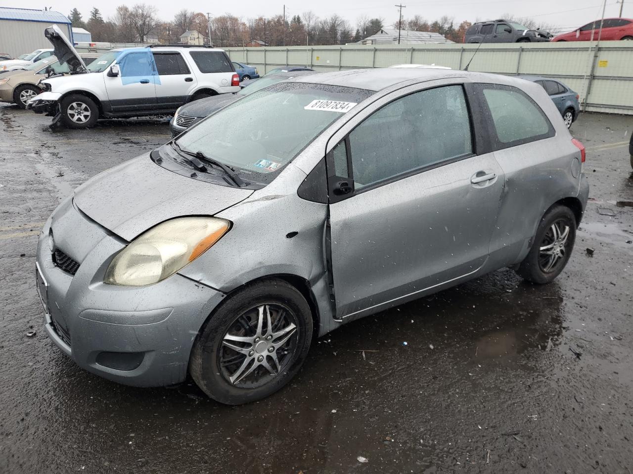 2009 Toyota Yaris VIN: JTDJT903395251847 Lot: 81097834