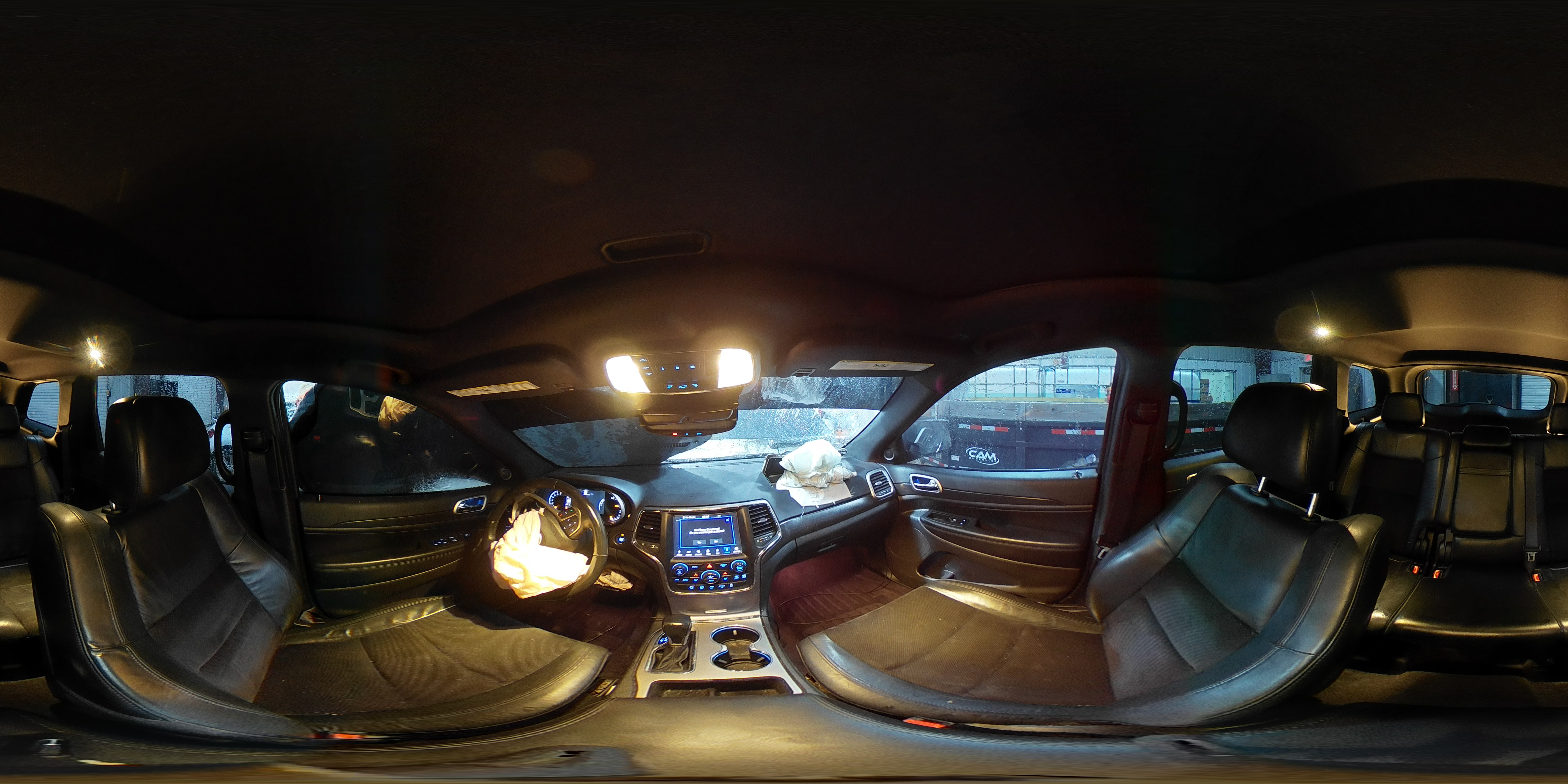 2018 Jeep Grand Cherokee - Image 13