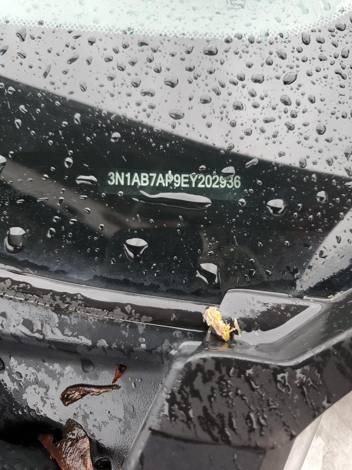 2014 Nissan Sentra - Image 12