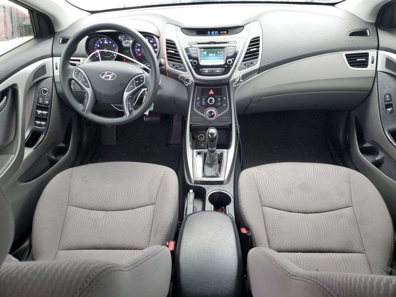 2016 Hyundai Elantra - Image 8