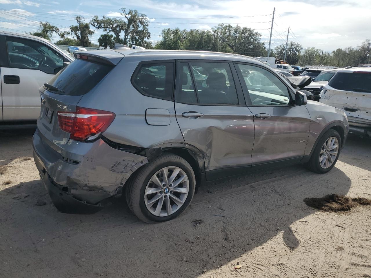 VIN 5UXWX9C55F0D45505 2015 BMW X3 no.3