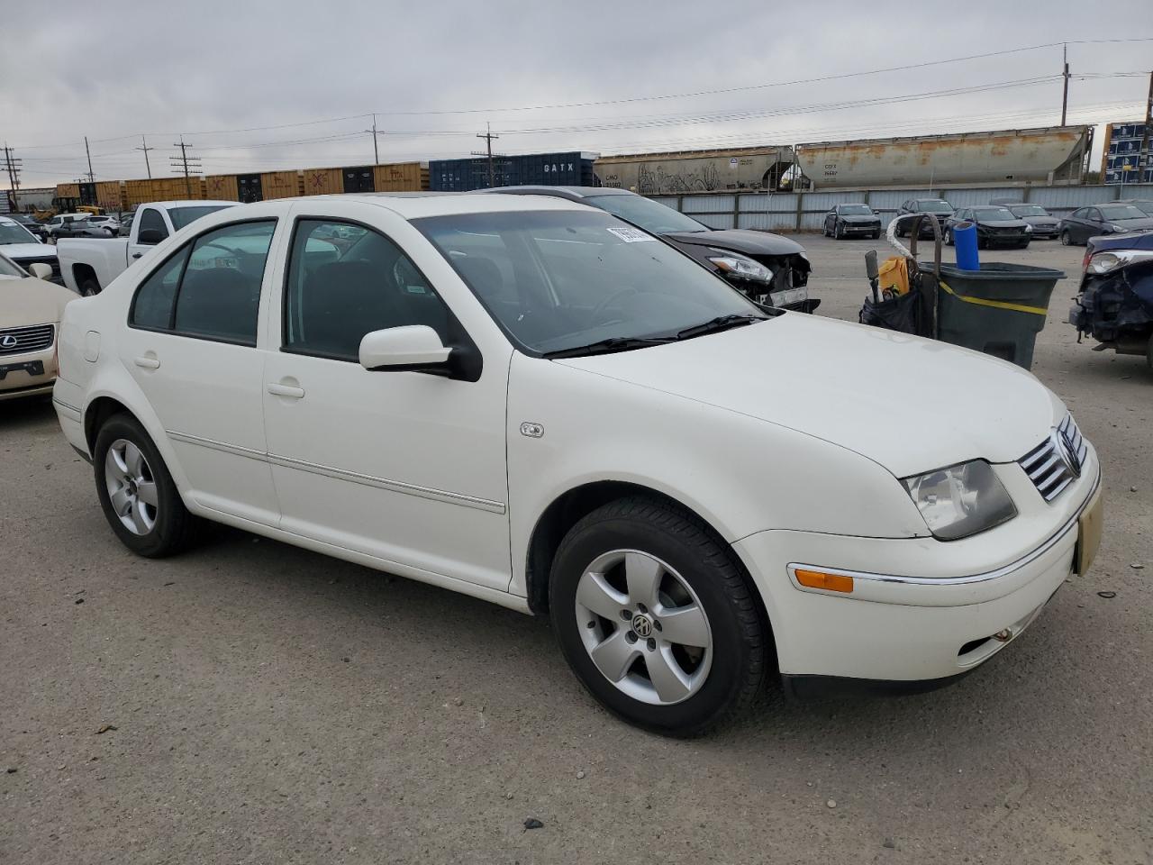2004 Volkswagen Jetta - Image 4