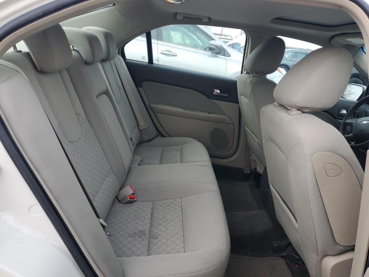 2010 Ford Fusion - Image 10