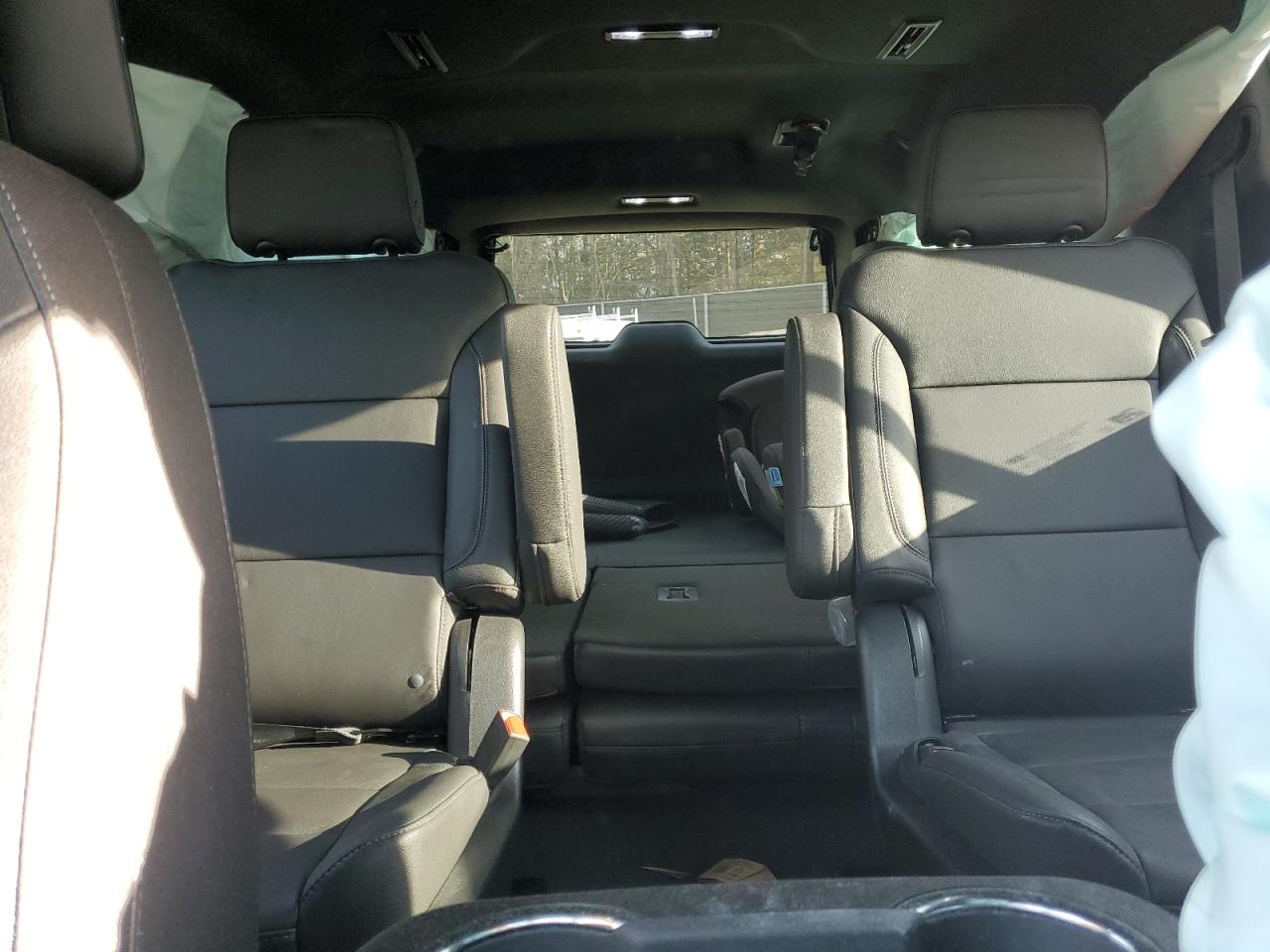 2023 Chevrolet Suburban - Image 10