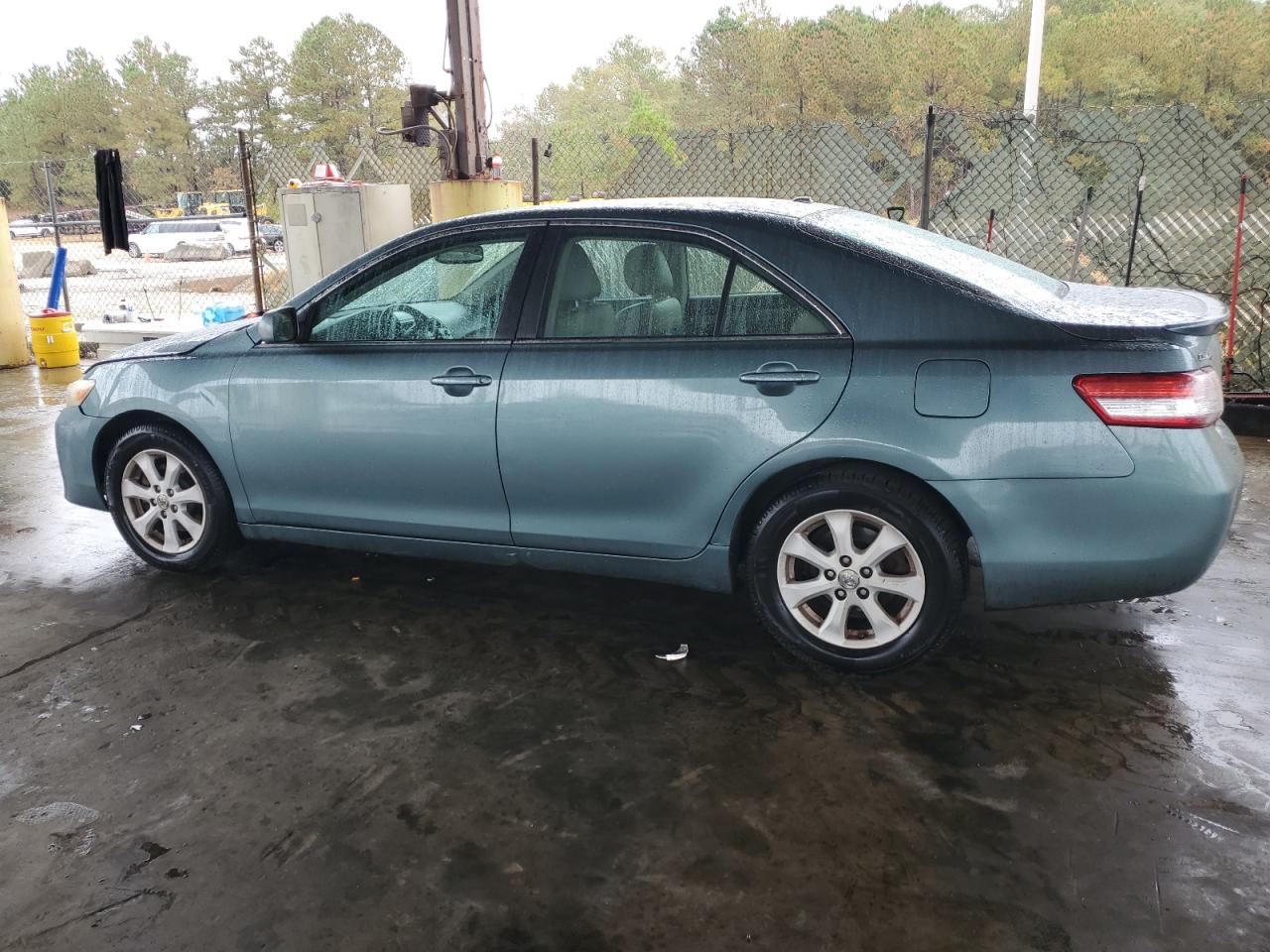 2011 Toyota Camry - Image 2