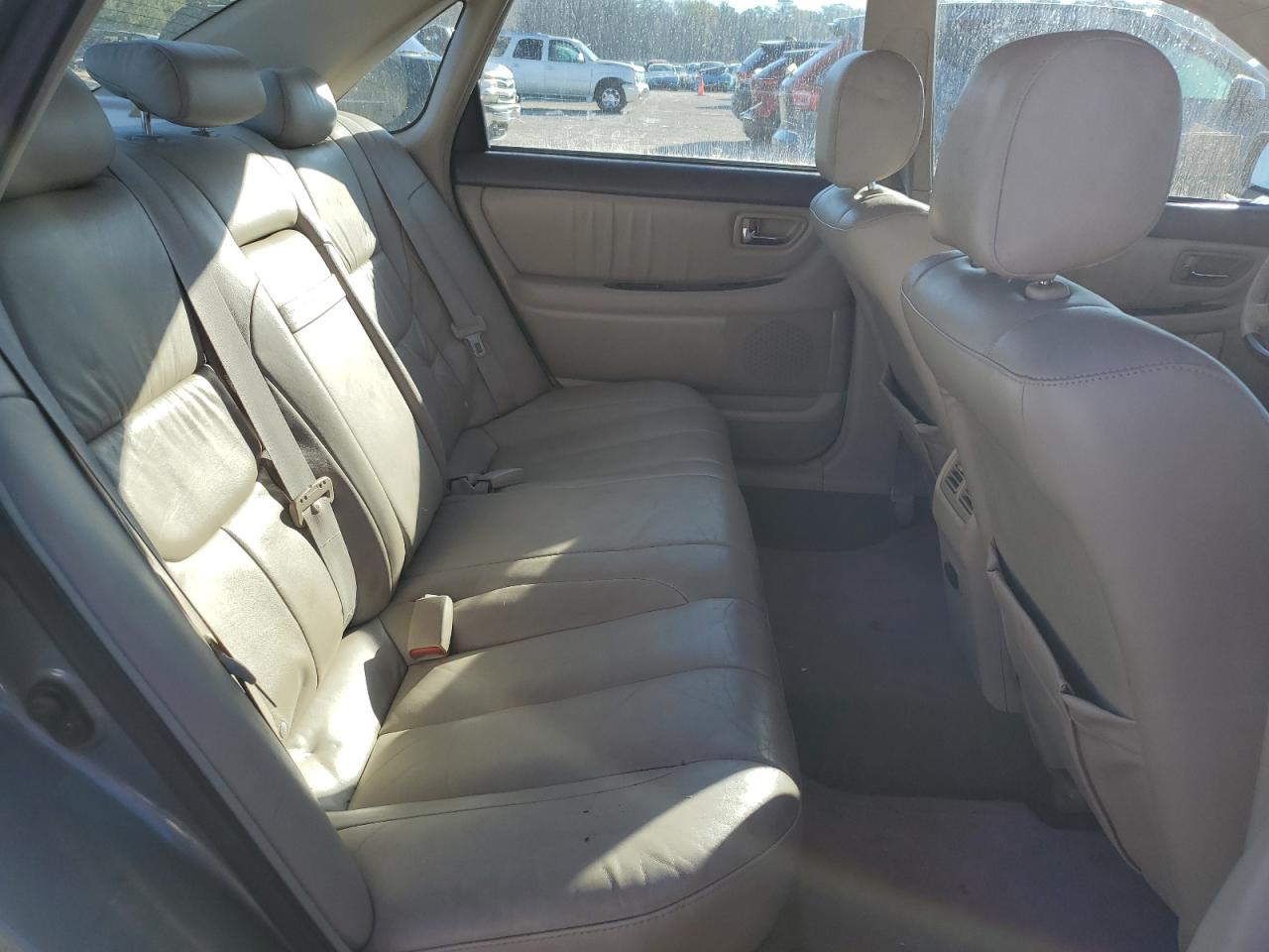 2004 Toyota Avalon - Image 10