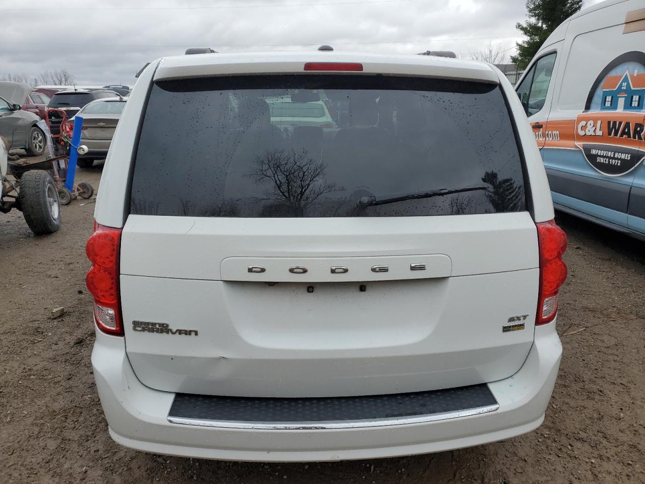 2019 Dodge Caravan - Image 6