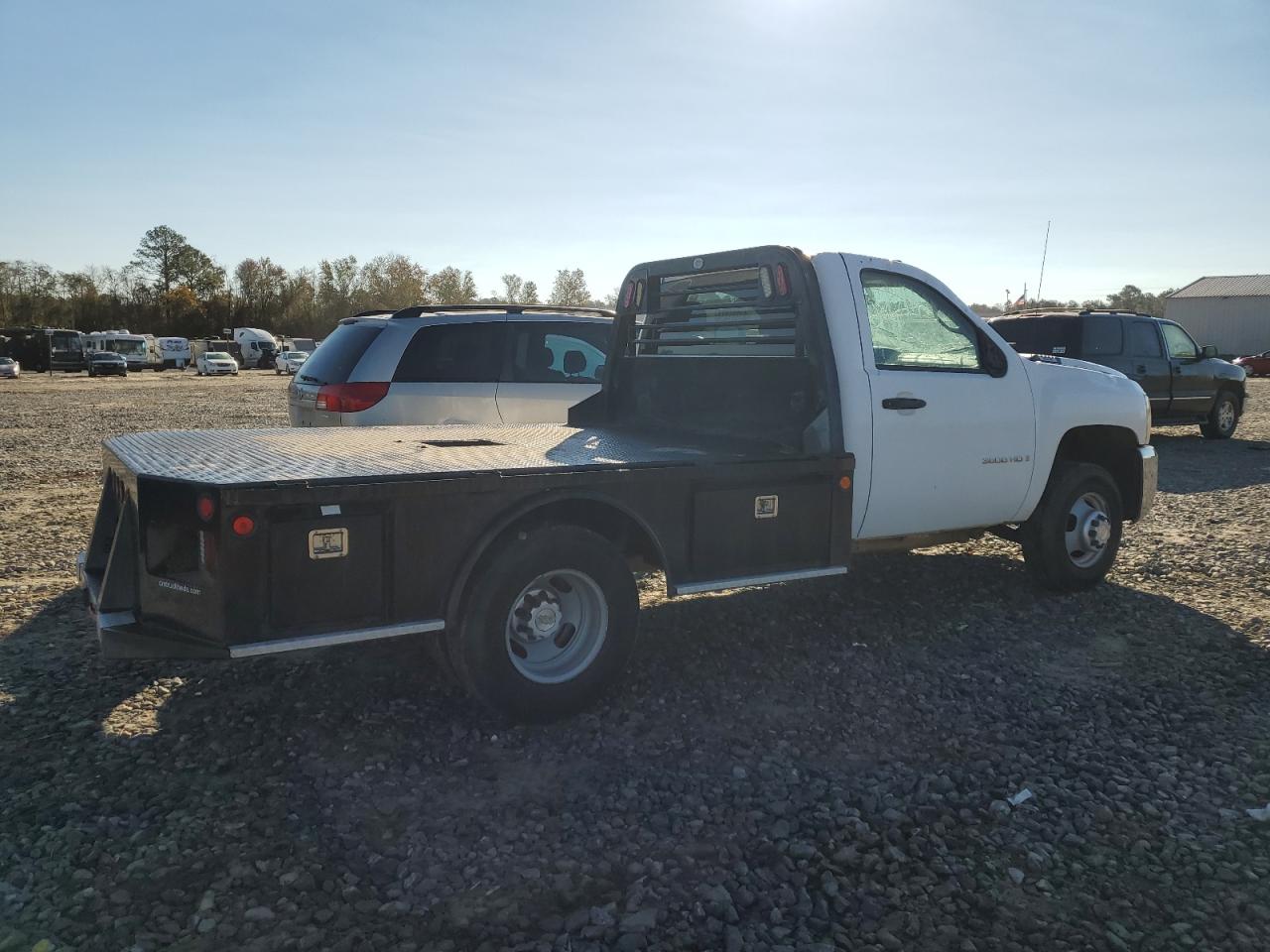 2007 Chevrolet Silverado - Image 3