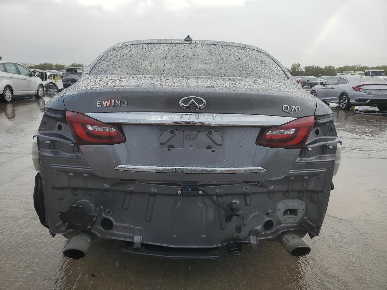 2015 Infiniti Q70 - Image 6