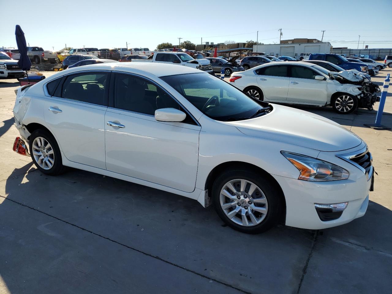 2015 Nissan Altima - Image 4