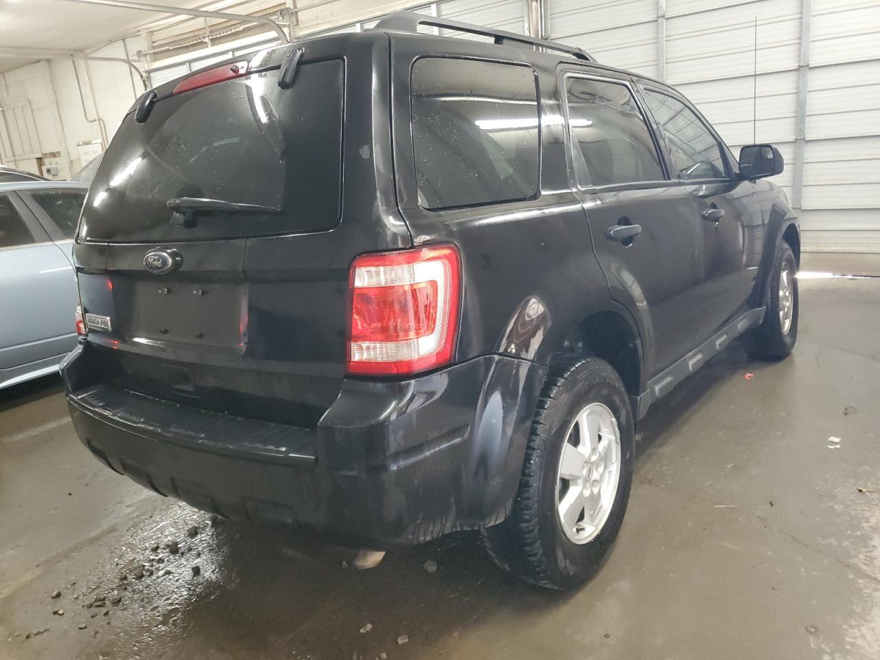 2011 Ford Escape - Image 3