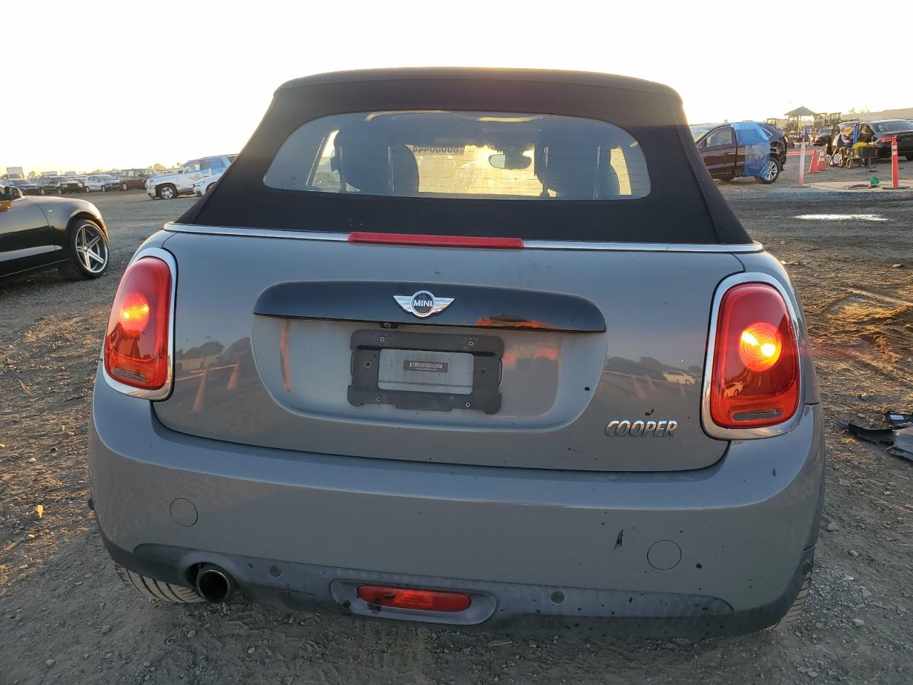 2017 Mini Cooper VIN: WMWWG5C35H3D00104 Lot: 80680444