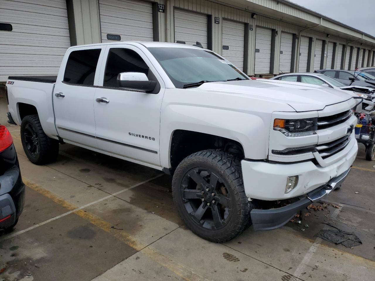2017 Chevrolet Silverado - Image 4