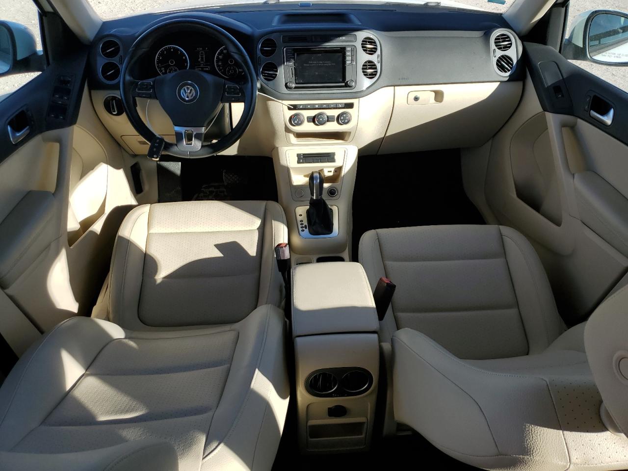 2017 Volkswagen Tiguan - Image 8