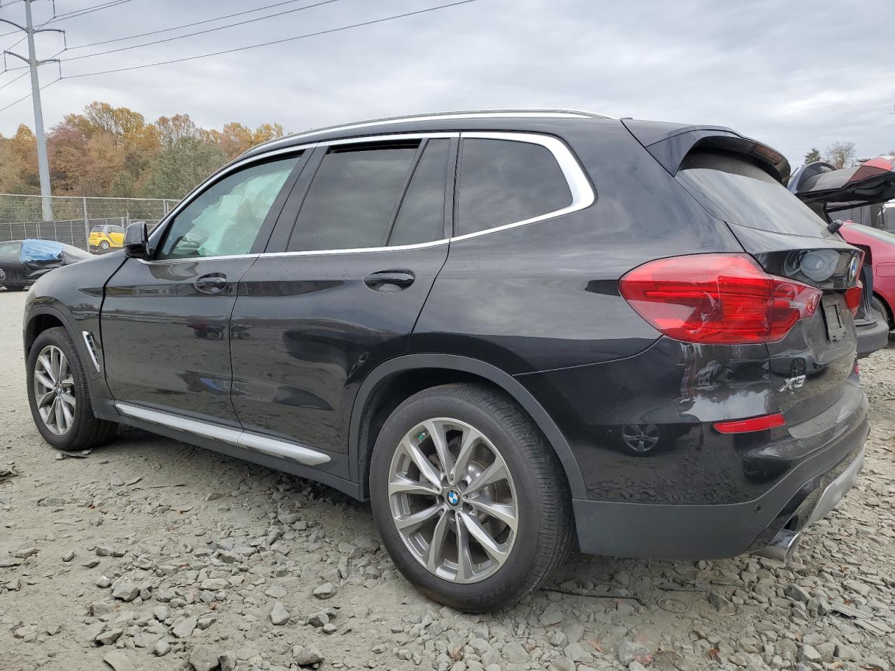 VIN 5UXTR9C56KLR04711 2019 BMW X3 no.2