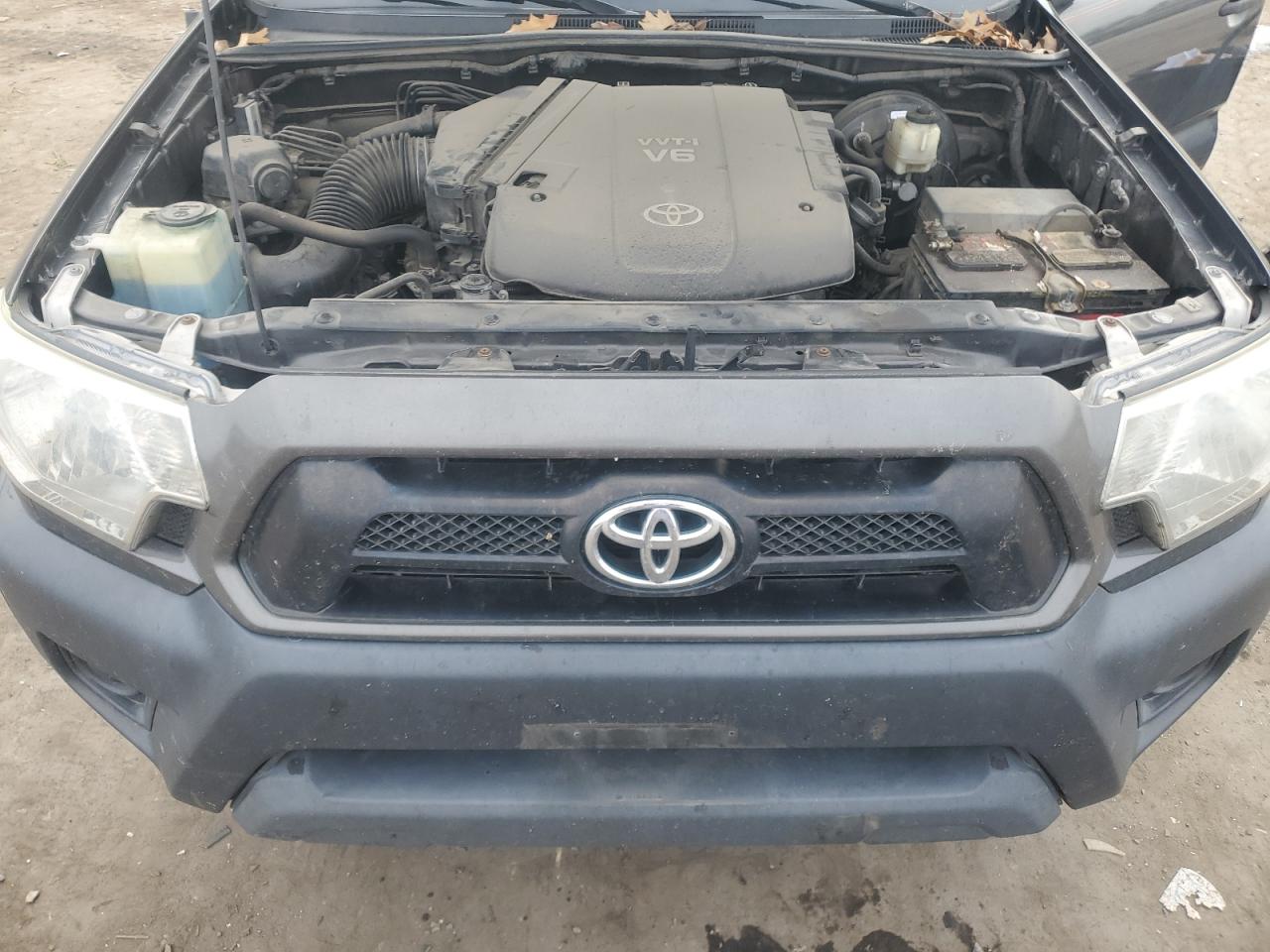 2014 Toyota Tacoma - Image 13