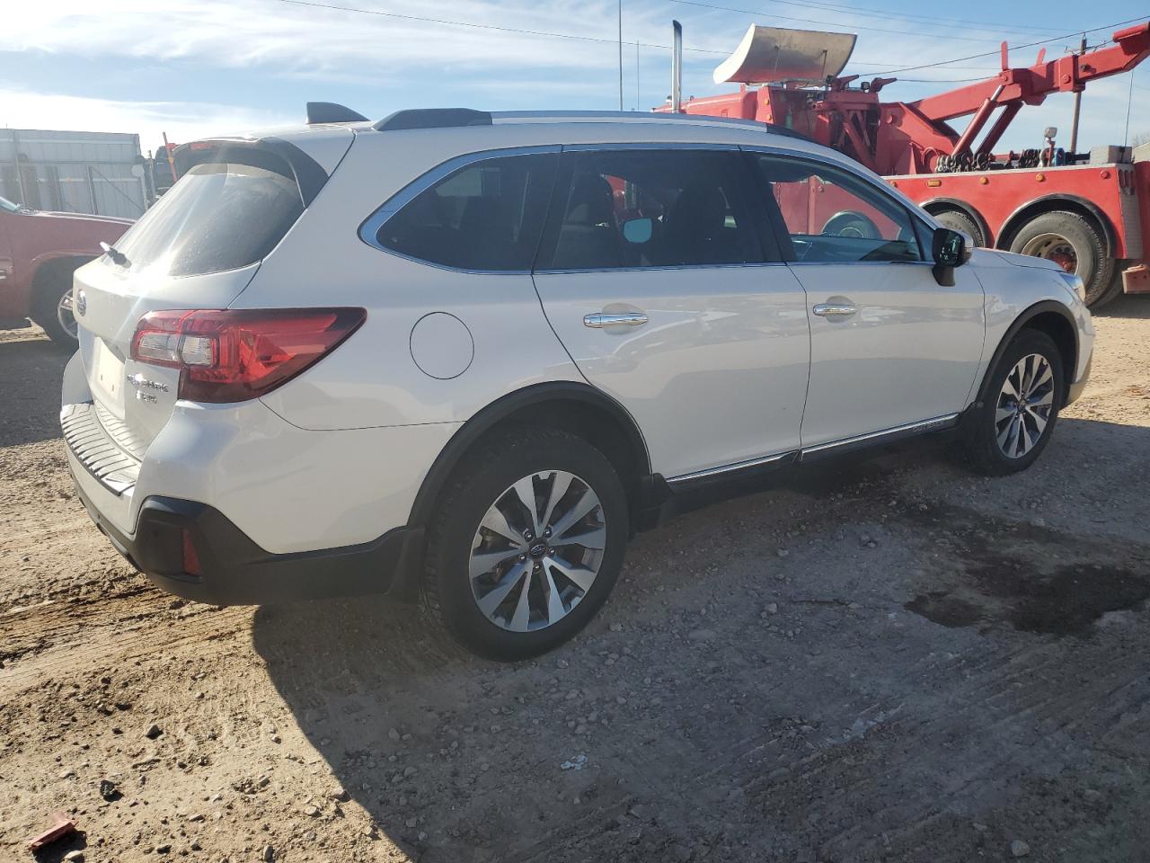 2018 Subaru Outback - Image 3