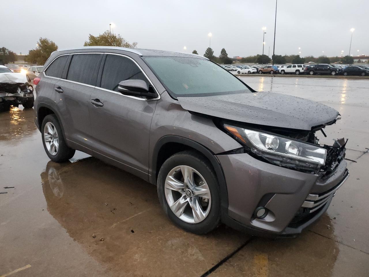 2018 Toyota Highlander - Image 4