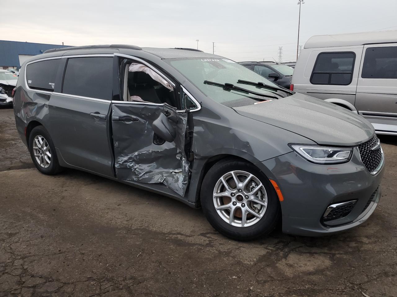 2022 Chrysler Pacifica - Image 4