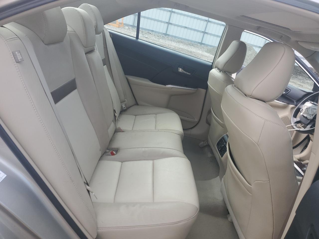 2014 Toyota Camry - Image 10