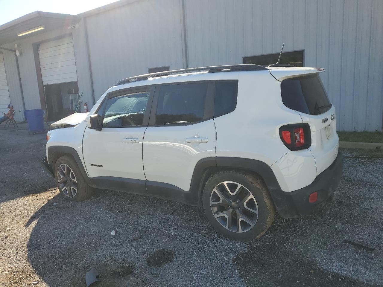 VIN ZACCJABB4JPG90300 2018 JEEP RENEGADE no.2