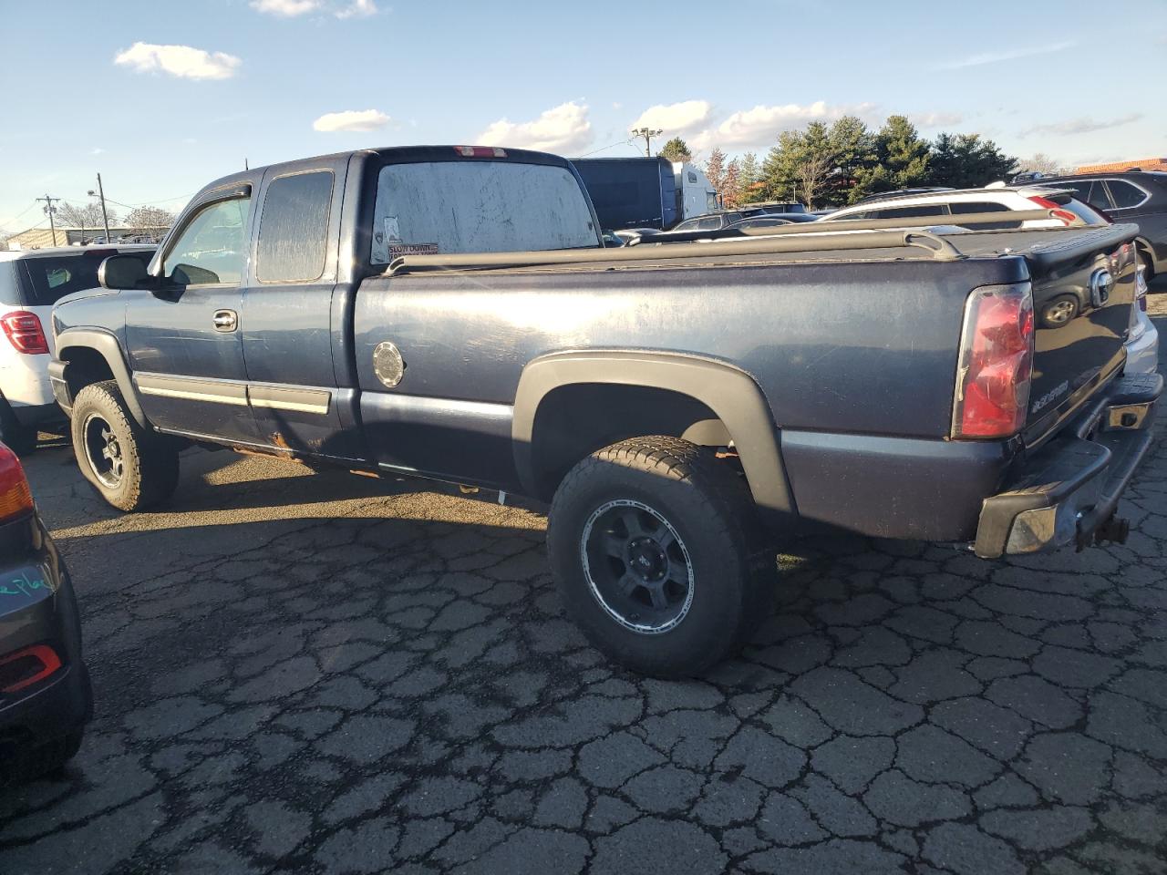 2005 Chevrolet Silverado - Image 2