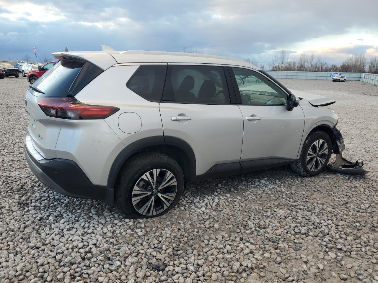 2021 Nissan Rogue - Image 3