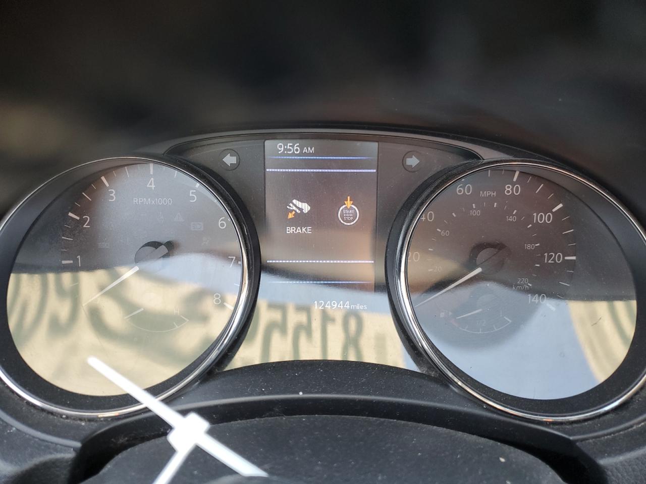 2018 Nissan Rogue - Image 9