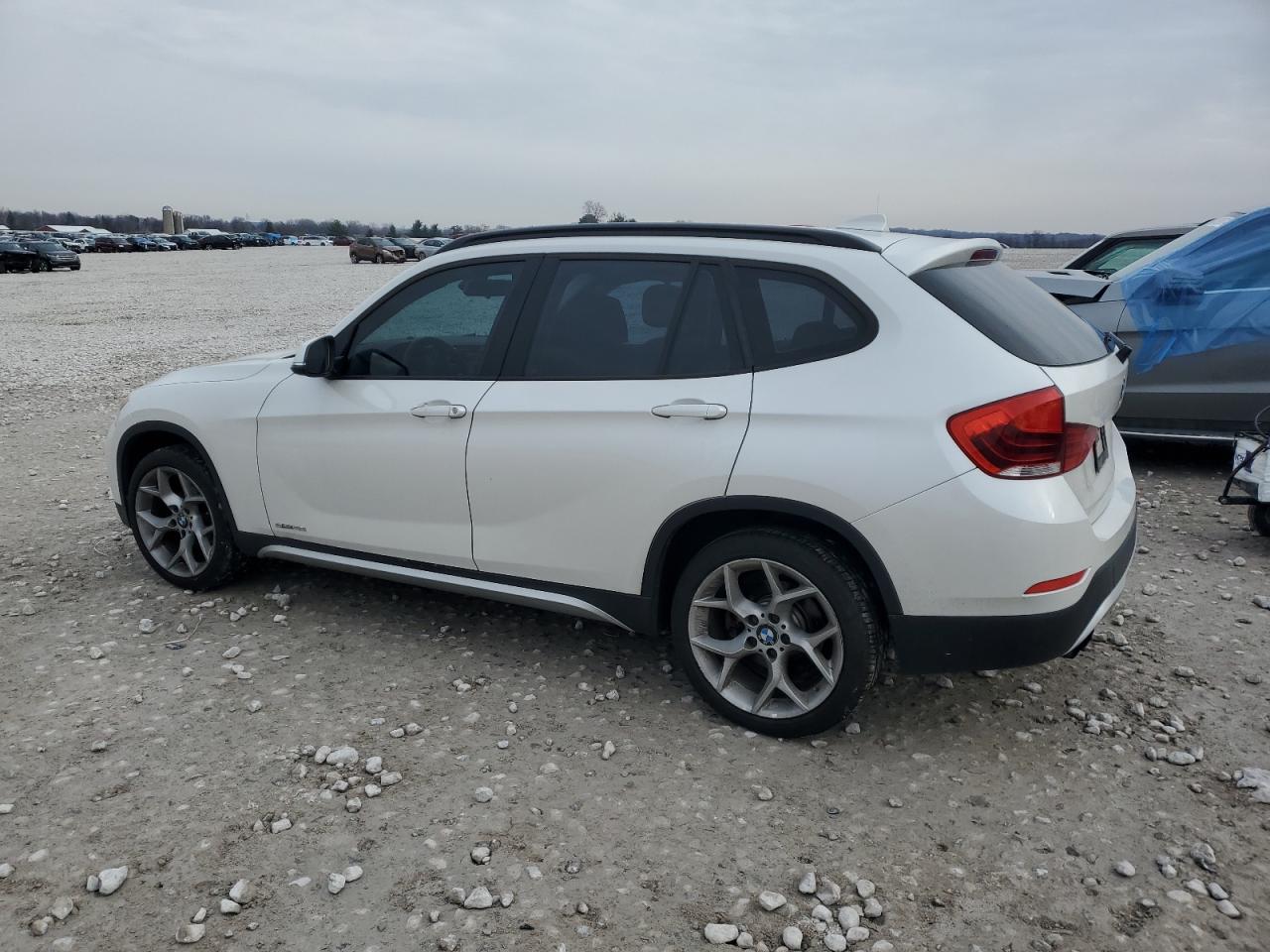 VIN WBAVM1C52DVW45973 2013 BMW X1 no.2