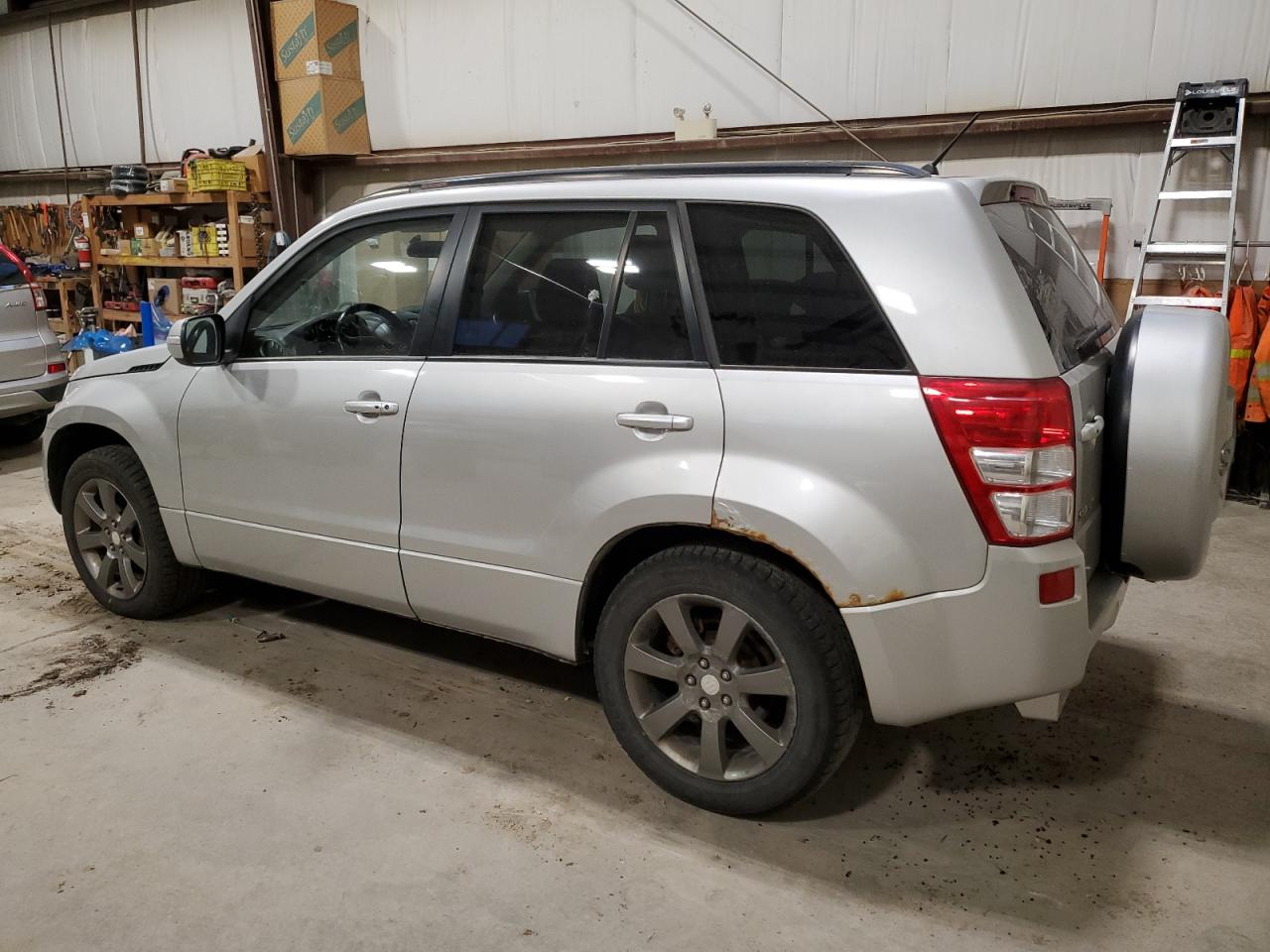 2011 Suzuki Grand Vitara - Image 2