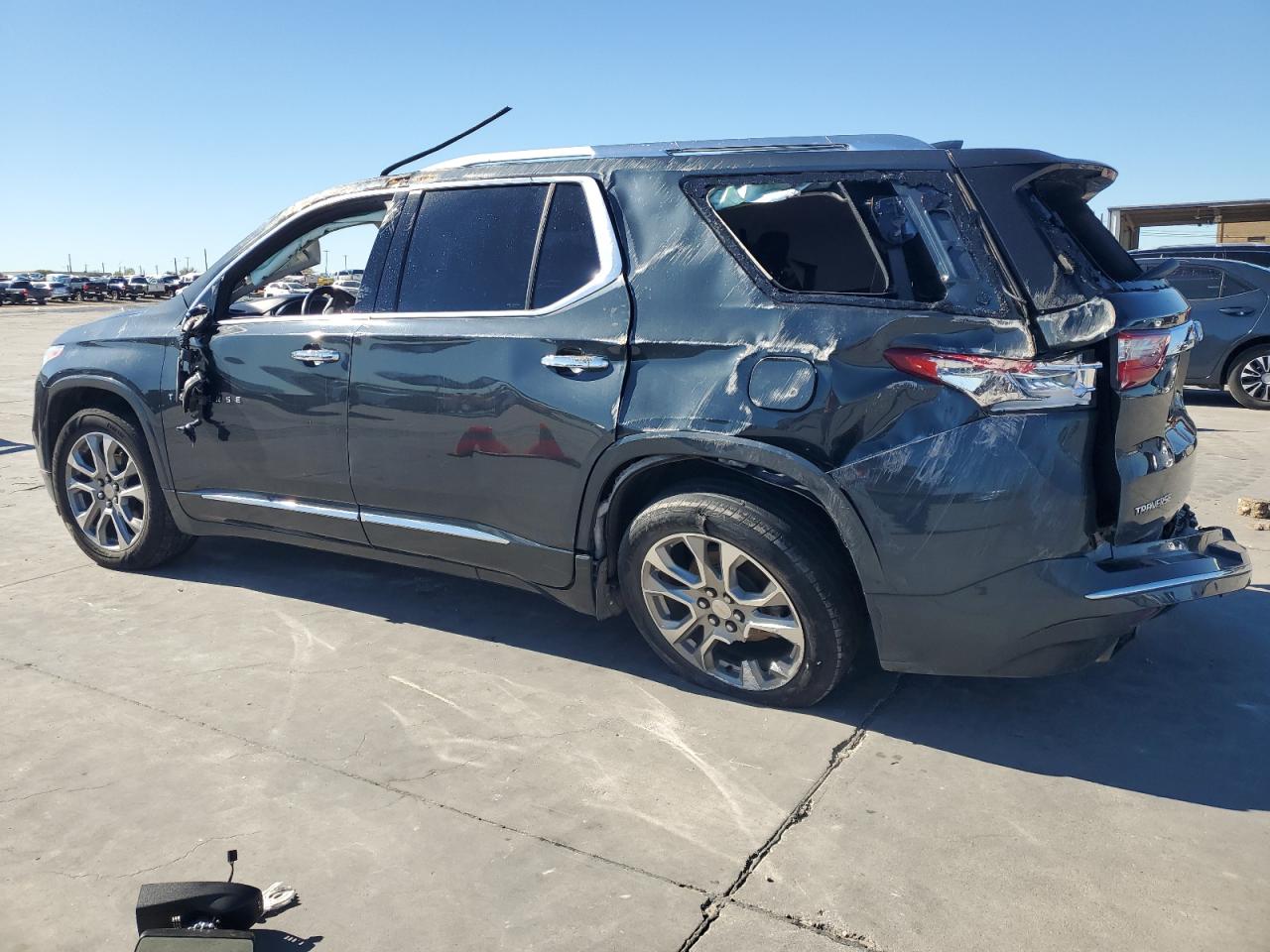 VIN 1GNERKKW0JJ102765 2018 CHEVROLET TRAVERSE no.2