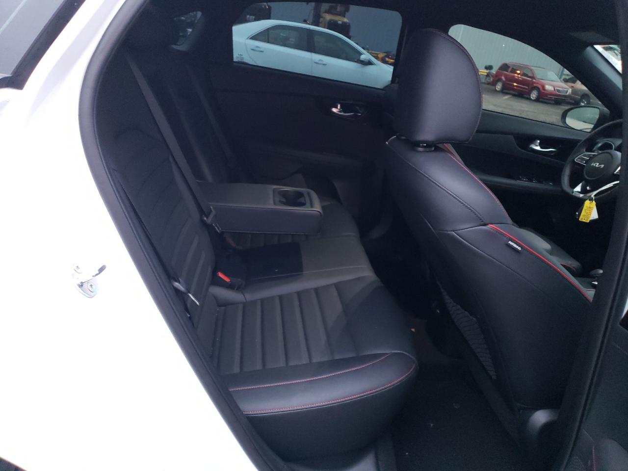 2024 Kia Forte - Image 10