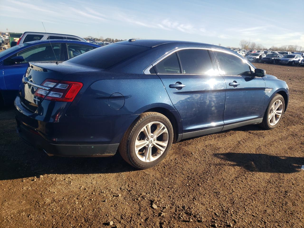 2017 Ford Taurus - Image 3