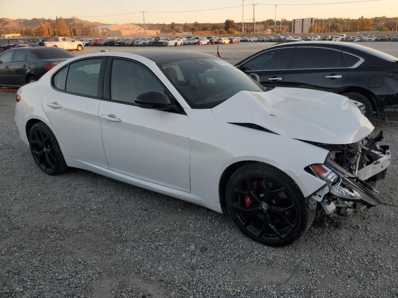 2021 Alfa Romeo Giulia - Image 4