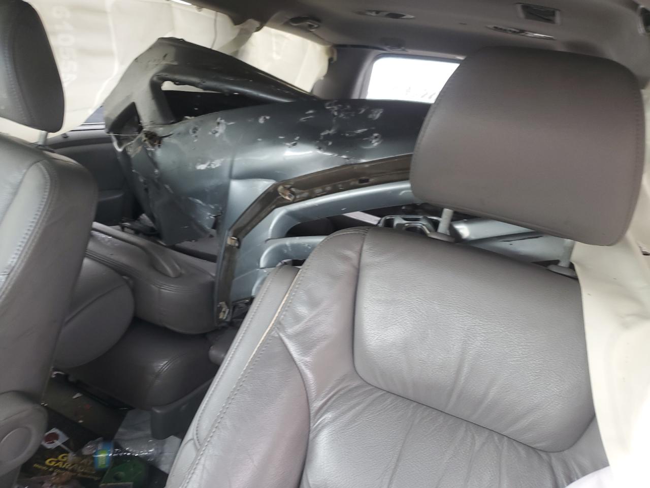 2010 Honda Odyssey - Image 10