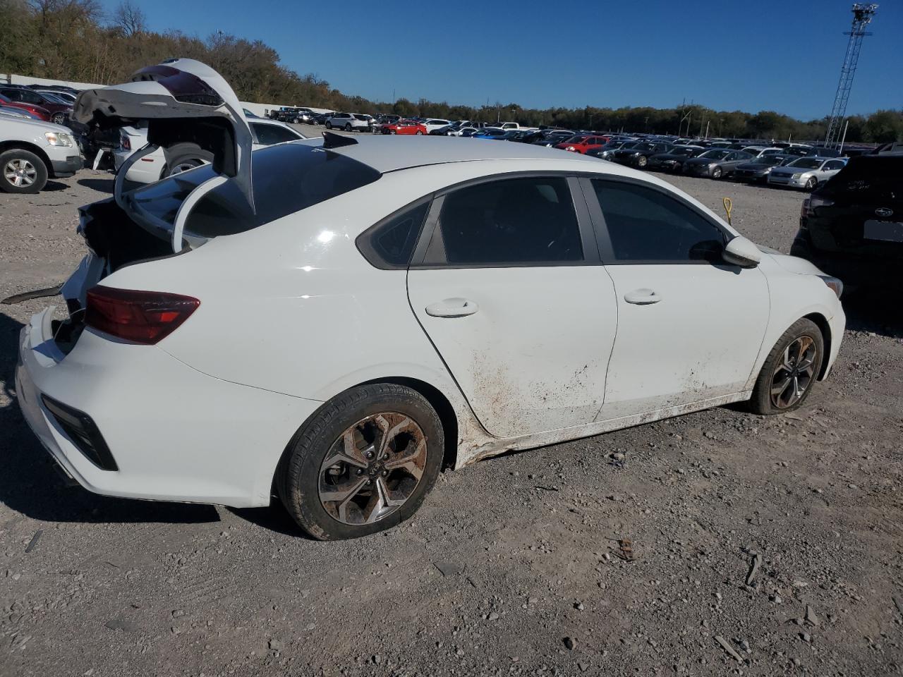 2021 Kia Forte - Image 3