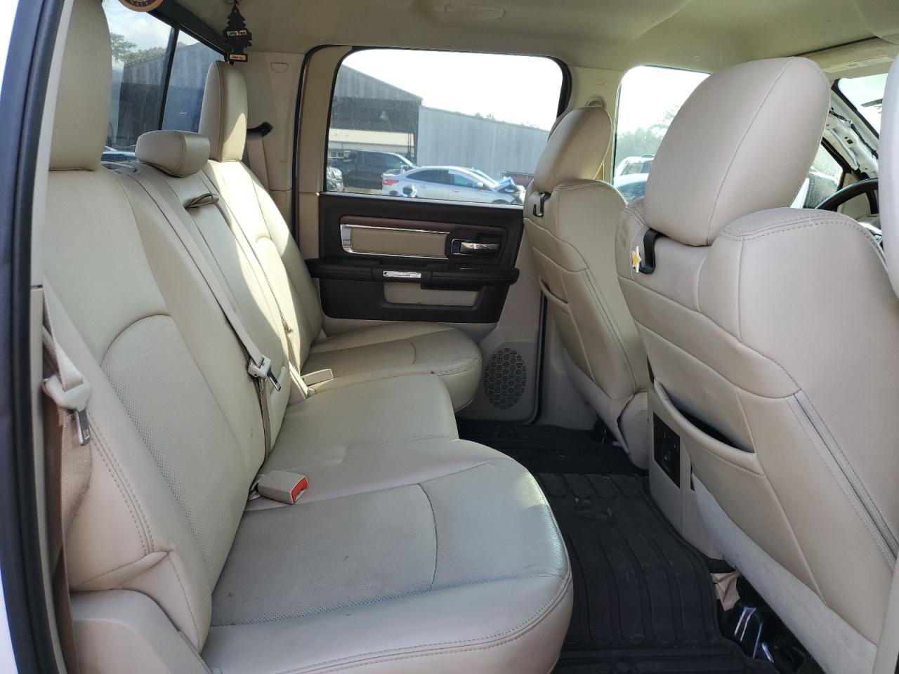 2015 RAM 1500 - Image 10