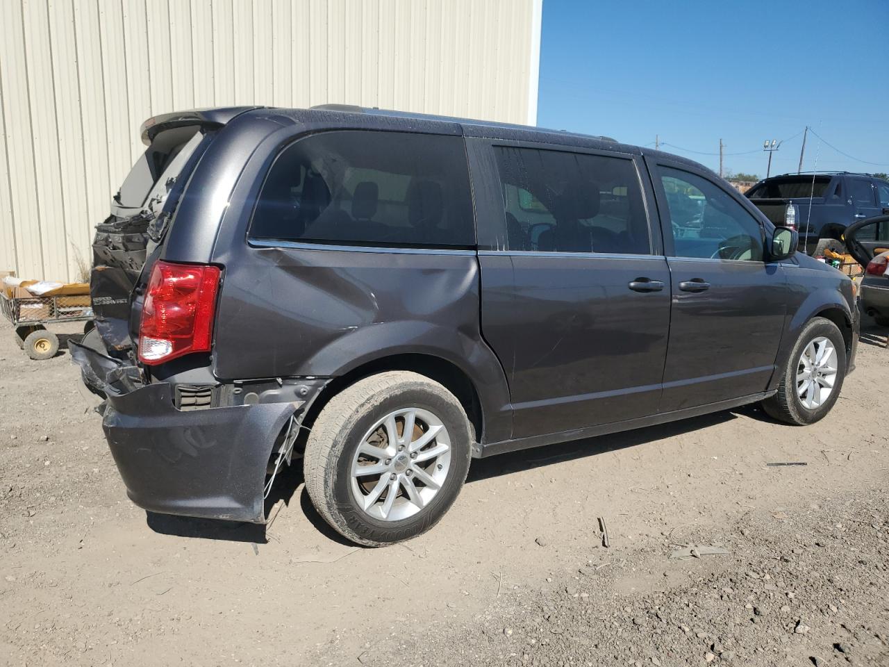 2020 Dodge Caravan - Image 3