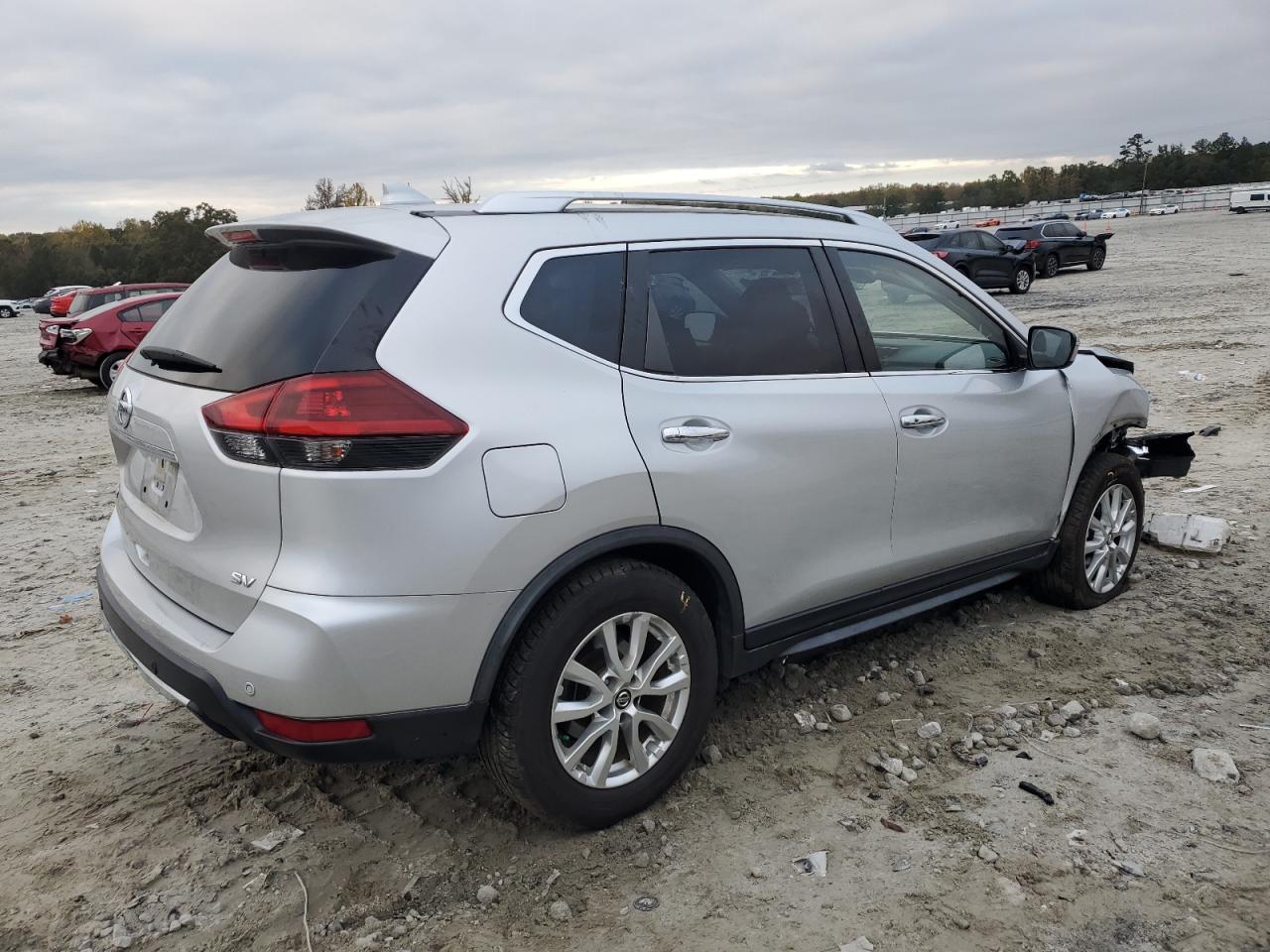 2020 Nissan Rogue - Image 3