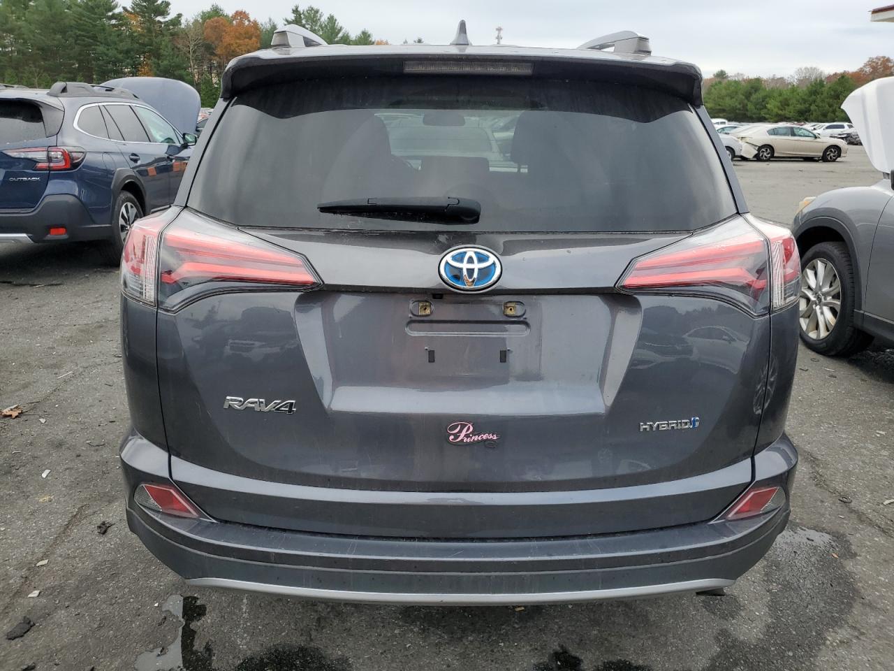 2018 Toyota RAV 4 - Image 6