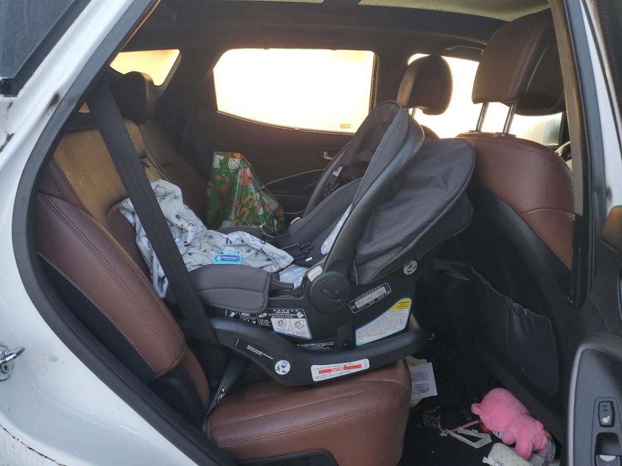 2013 Hyundai Santa Fe - Image 11