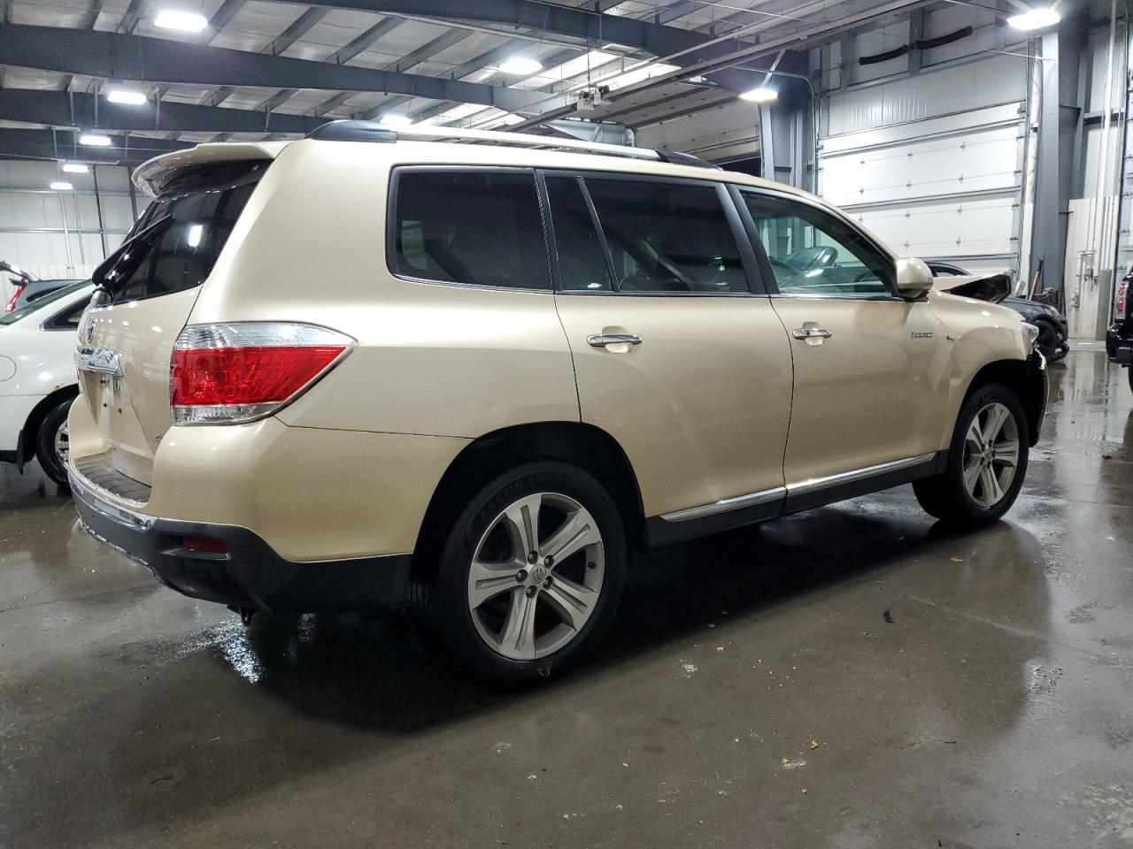 2013 Toyota Highlander - Image 3