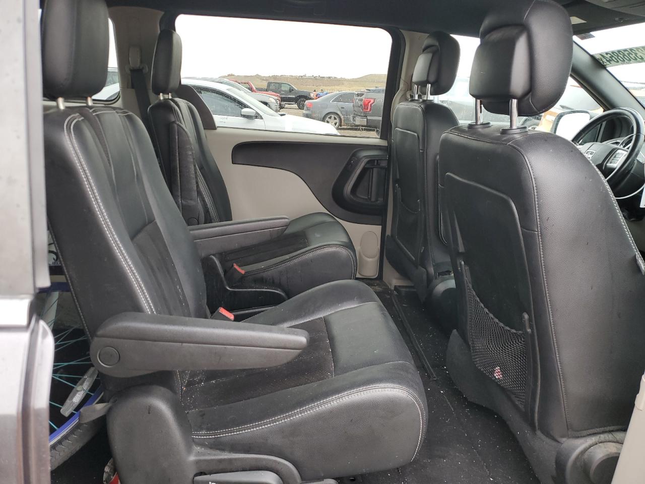 2018 Dodge Caravan - Image 11