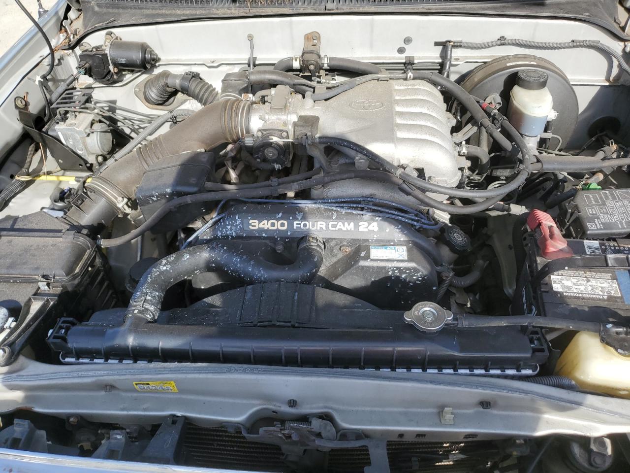 2004 Toyota Tacoma - Image 11