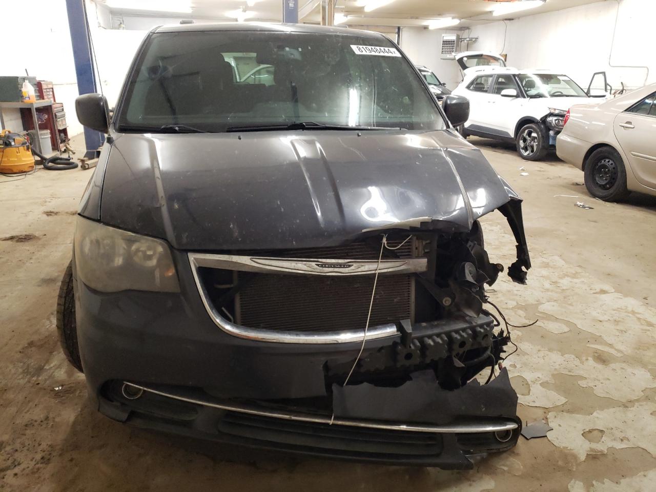 2014 Chrysler Town & Country - Image 5