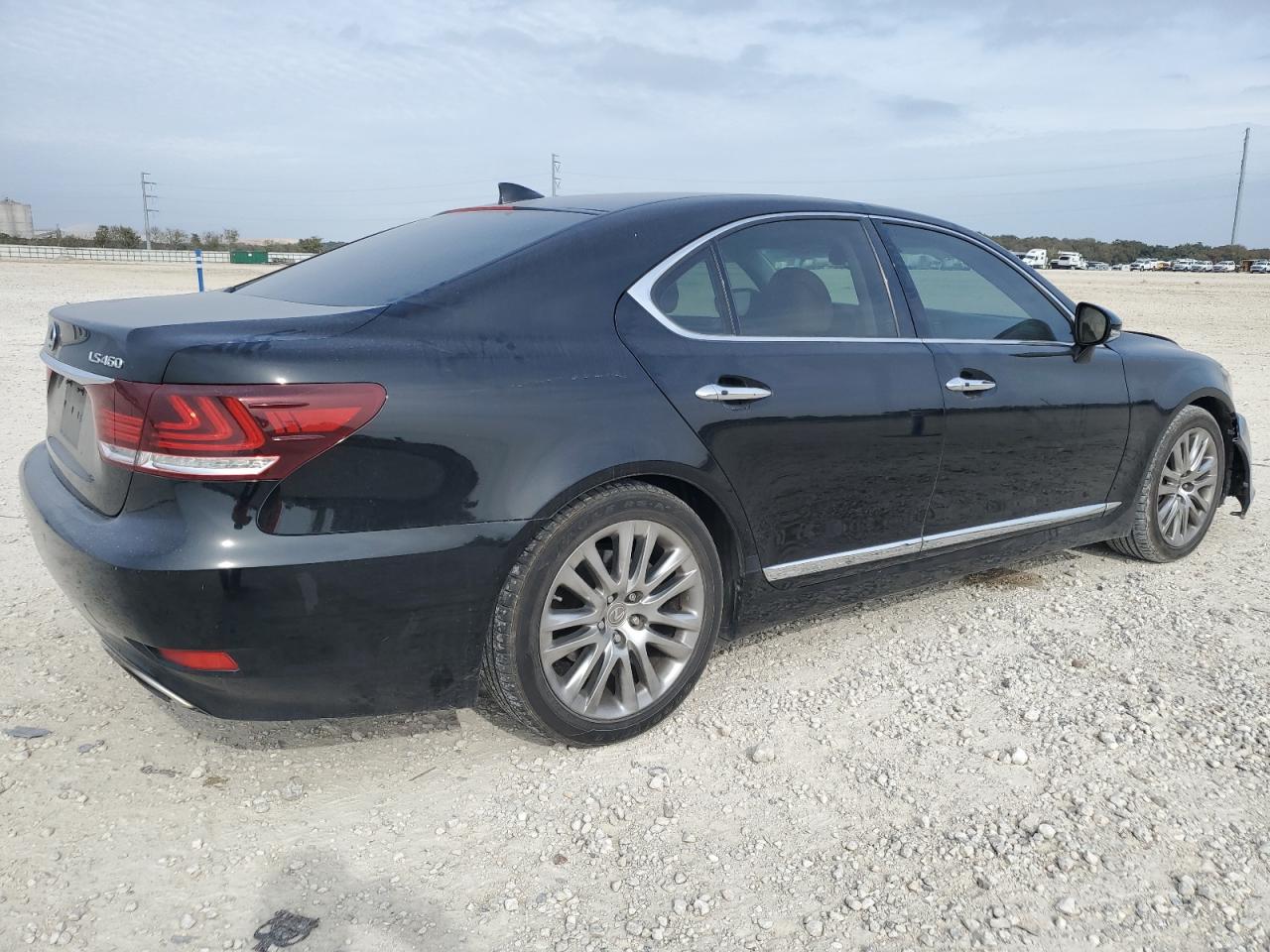 2014 Lexus LS - Image 3