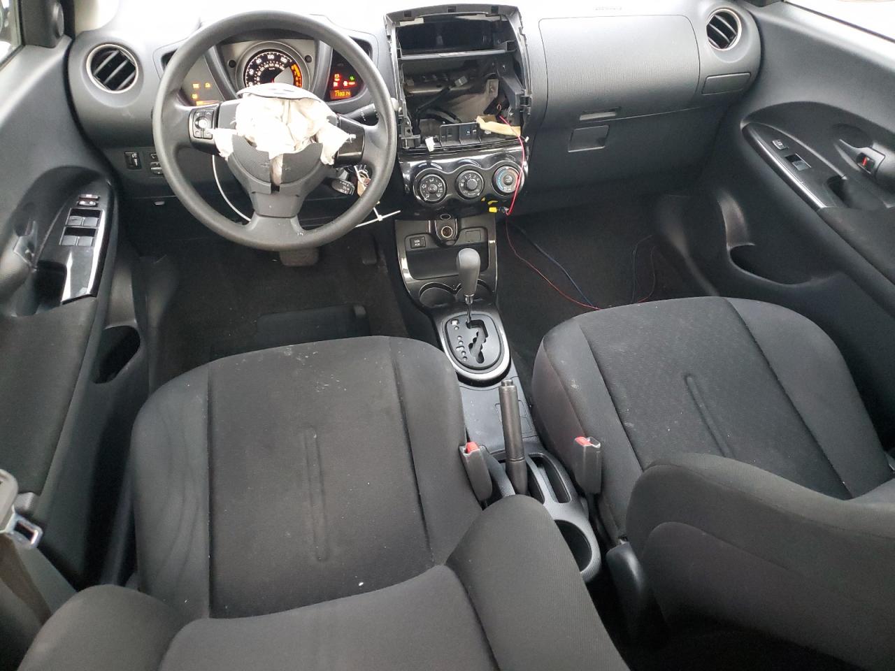 2010 Scion xD - Image 8