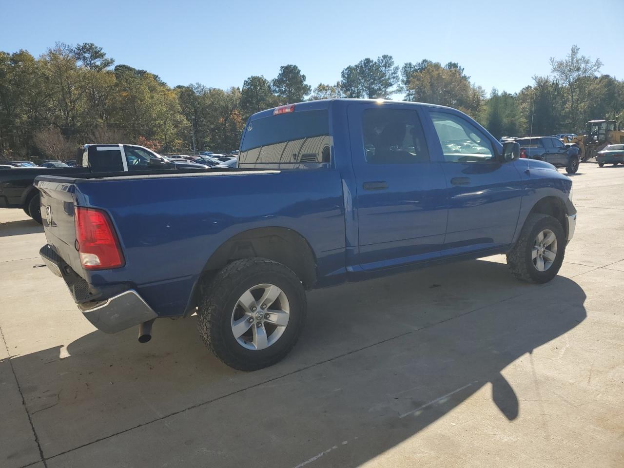 2016 RAM 1500 - Image 3