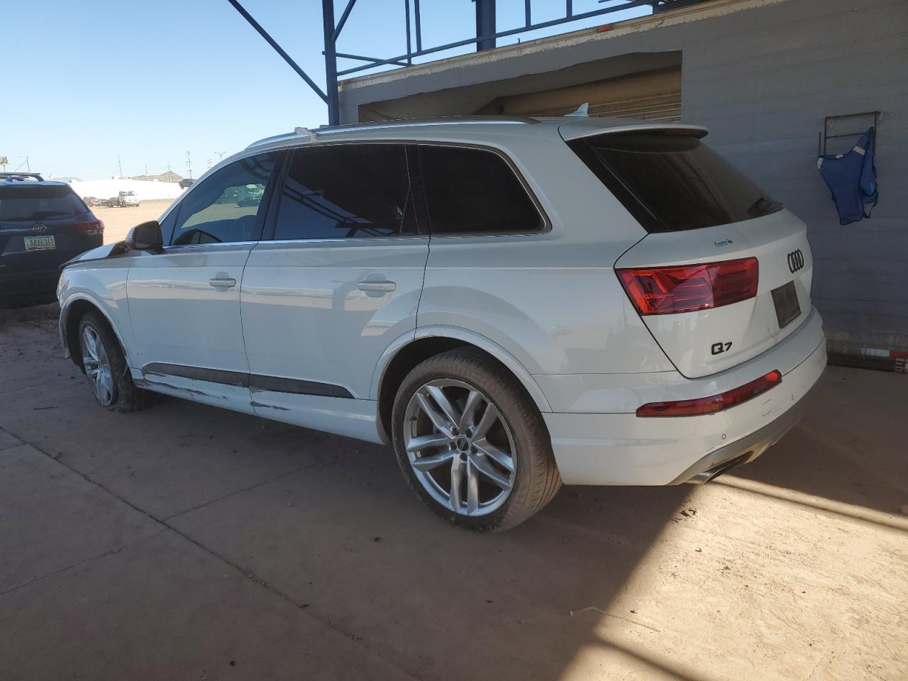 2017 Audi Q7 - Image 2