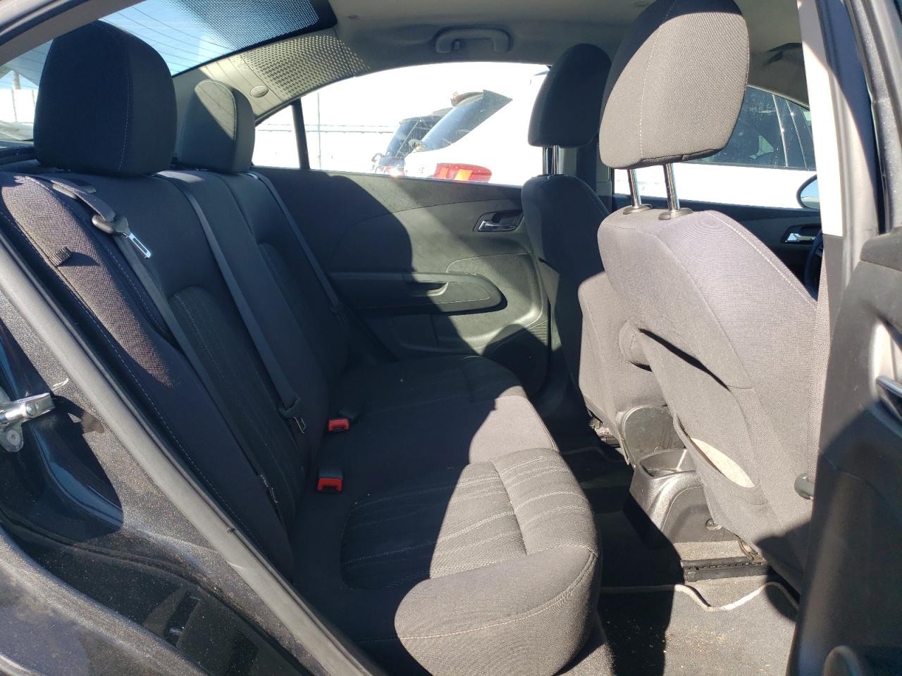 2016 Chevrolet Sonic - Image 10